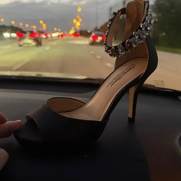 Badgley Mischka Black Heeled Sandals - Picture 3 of 9